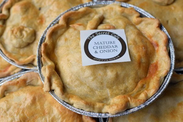 Mature Cheddar & Onion Pie (v)