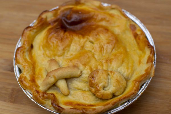 Mature Cheddar & Jalapeño Pie (v)