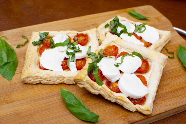 Cherry Tomato & Mozzarella Slices