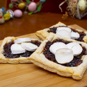 Goat's Cheese & Red Onion Slices